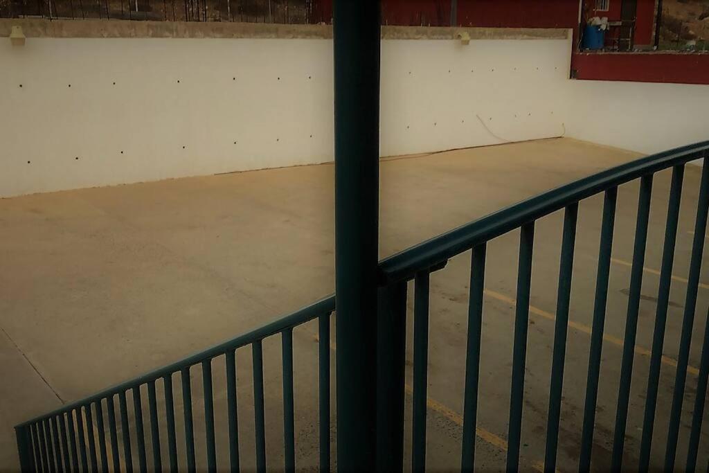 Lovely 1 Bedroom Apartment W/Private Parking エンセナダ エクステリア 写真